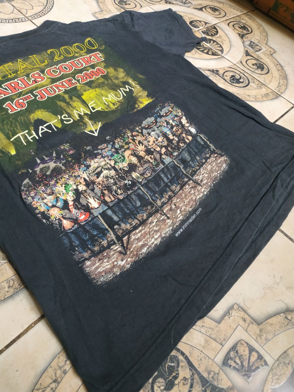 Iron Maiden Iron Maiden — 2000 Earls Court "That's Me Mum" Tee Vintage Size US M / EU 48-50 / 2 - 12 Thumbnail