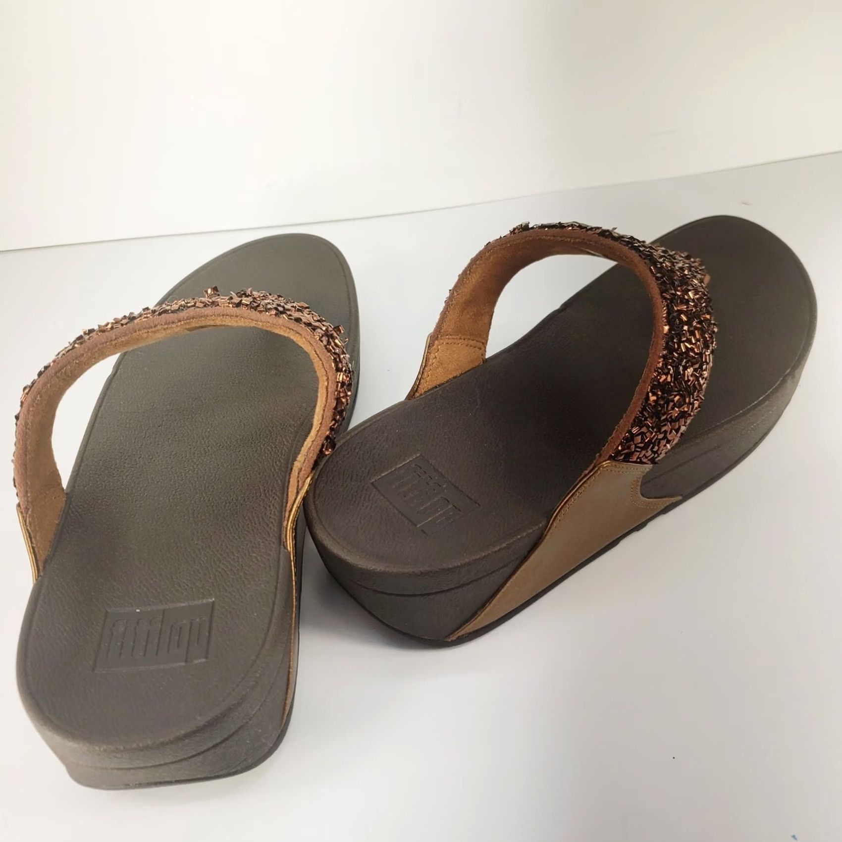 Vintage FitFlop Lulu Glitz Metallic Sandal Women's Sandal 10 Brown Metallic Thong Sole/Insole Comfort Cushioned Slip On Wedge Summer Casual Travel Size US 10 / IT 40 - 4 Thumbnail