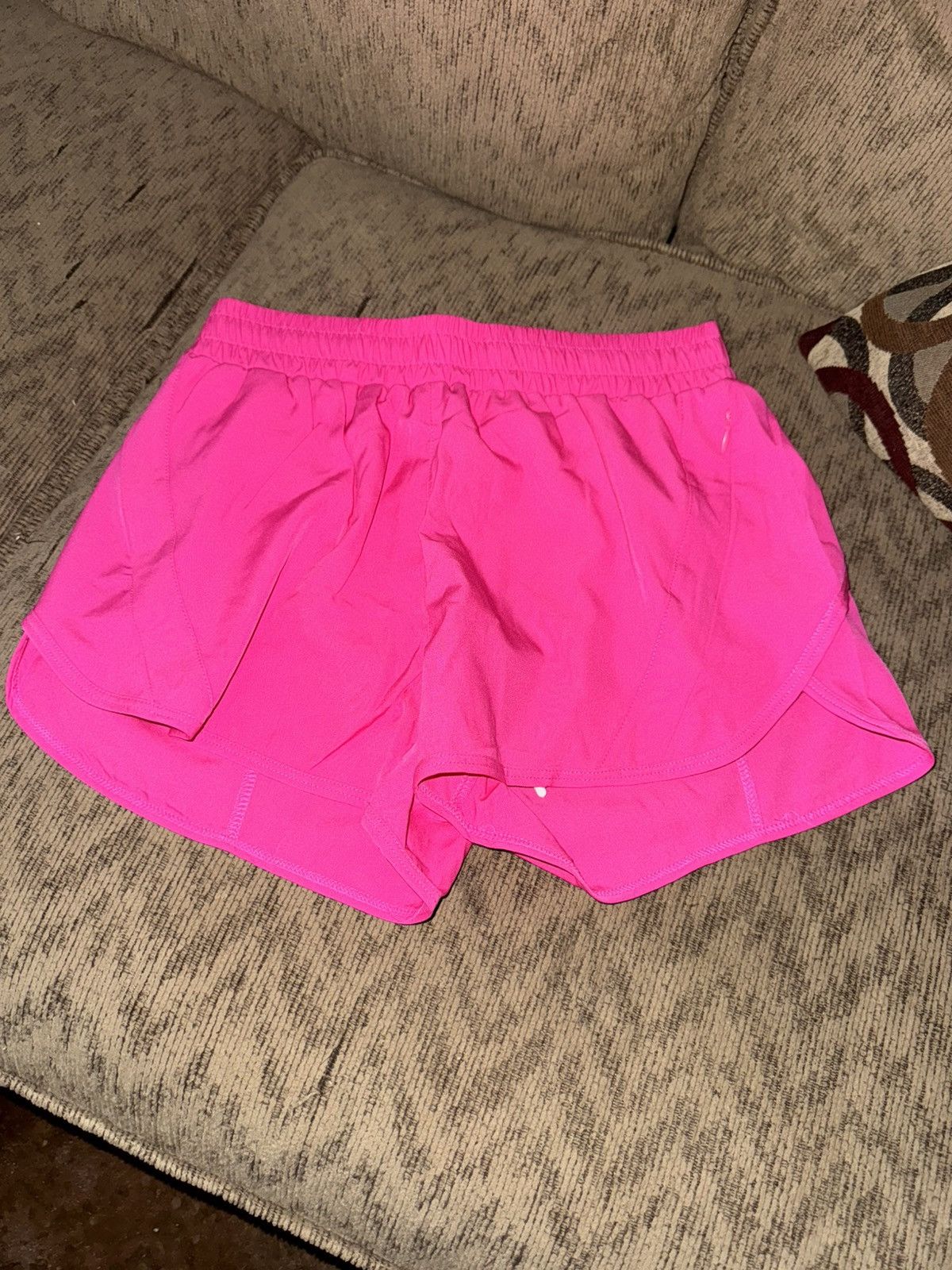 Lululemon Pink lululemon shorts size 6 Size 28" / US 6 / IT 42 - 2 Thumbnail