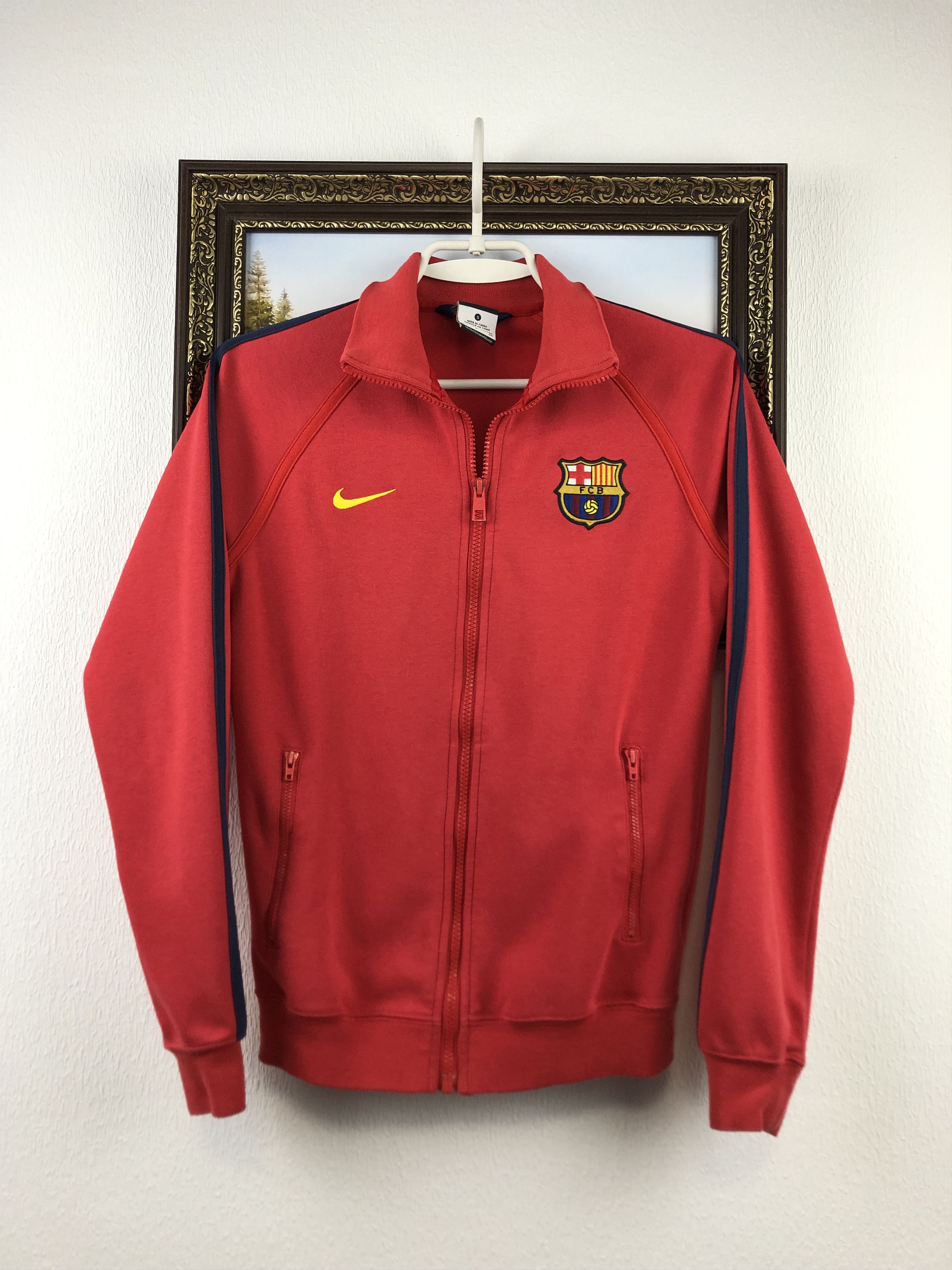 Nike Nike Barcelona Football Jacket Track Top Woman Rare Red Hype Size S / US 4 / IT 40 - 1 Thumbnail