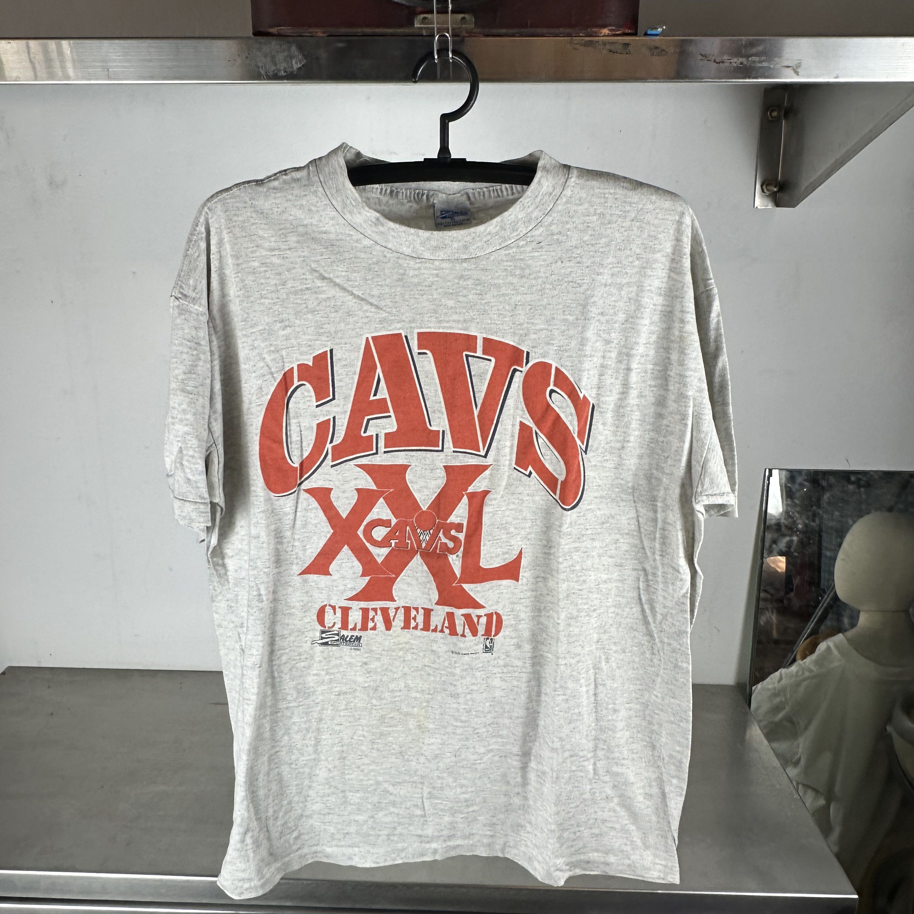 Vintage 1990 Cleveland Cavaliers NBA Salem Sportswear T-shirt Size US XL / EU 56 / 4 - 1 Thumbnail