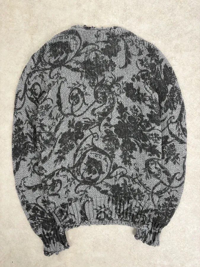 Dolce & Gabbana 2010s Dolce & Gabbana Floral Grey Wool Sweater Size US M / EU 48-50 / 2 - 6 Thumbnail