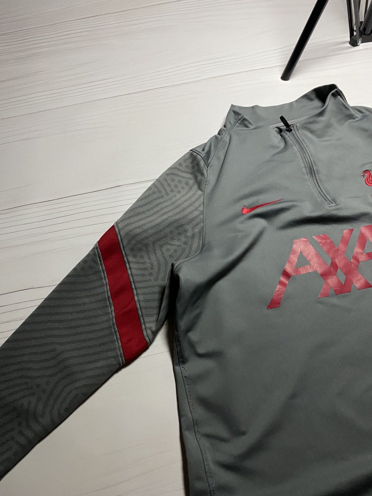 Nike Nike Liverpool FC training longsleeve football y2k jersey Size US L / EU 52-54 / 3 - 7 Thumbnail