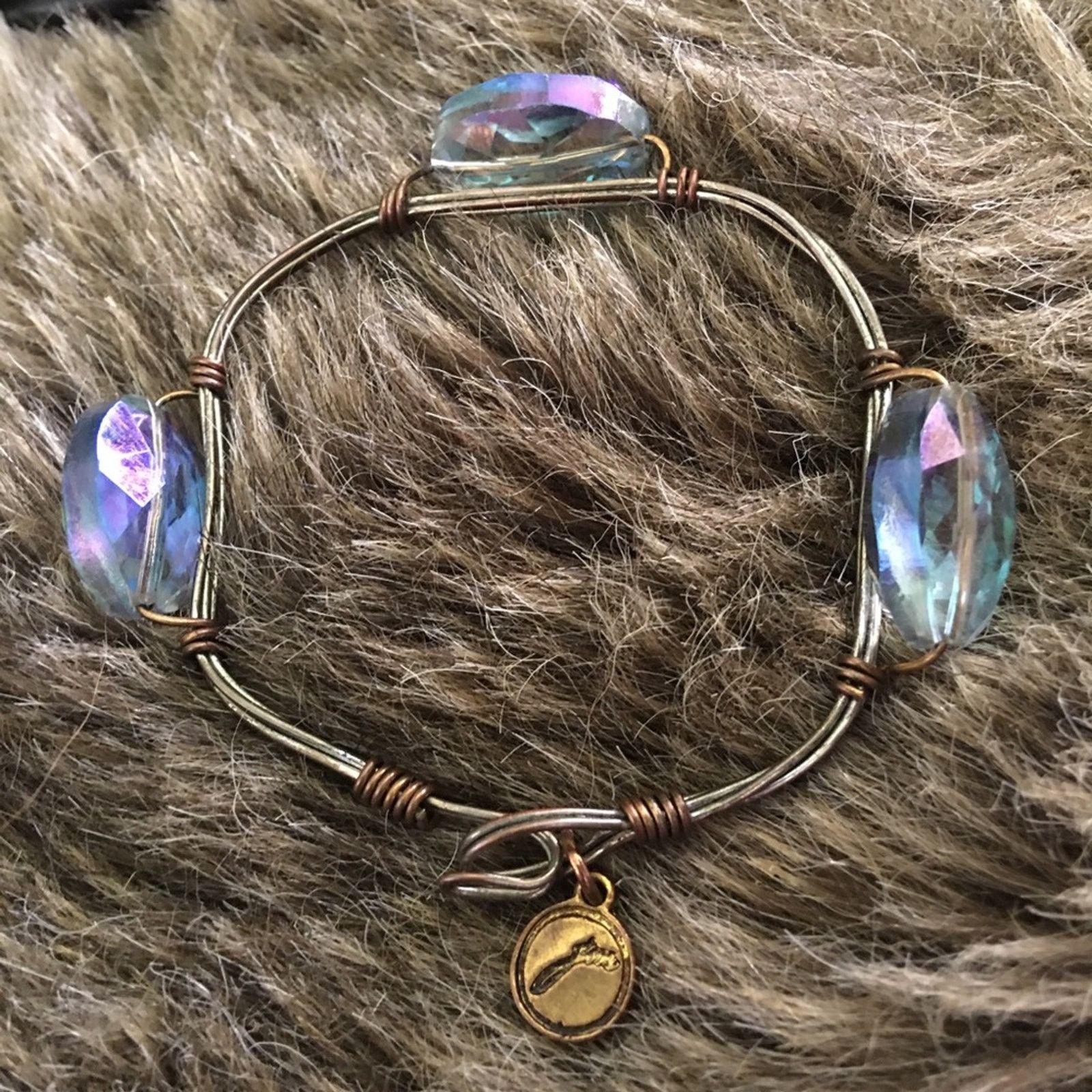 Handmade Wired faceted aurora borealis stone bracelet Size ONE SIZE - 3 Thumbnail