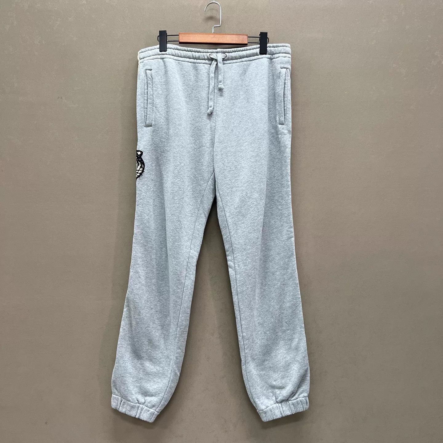 Gucci Gucci 99 New Tiger Head Side Stripe Sweatpants XL Size US 36 / EU 52 - 1 Thumbnail