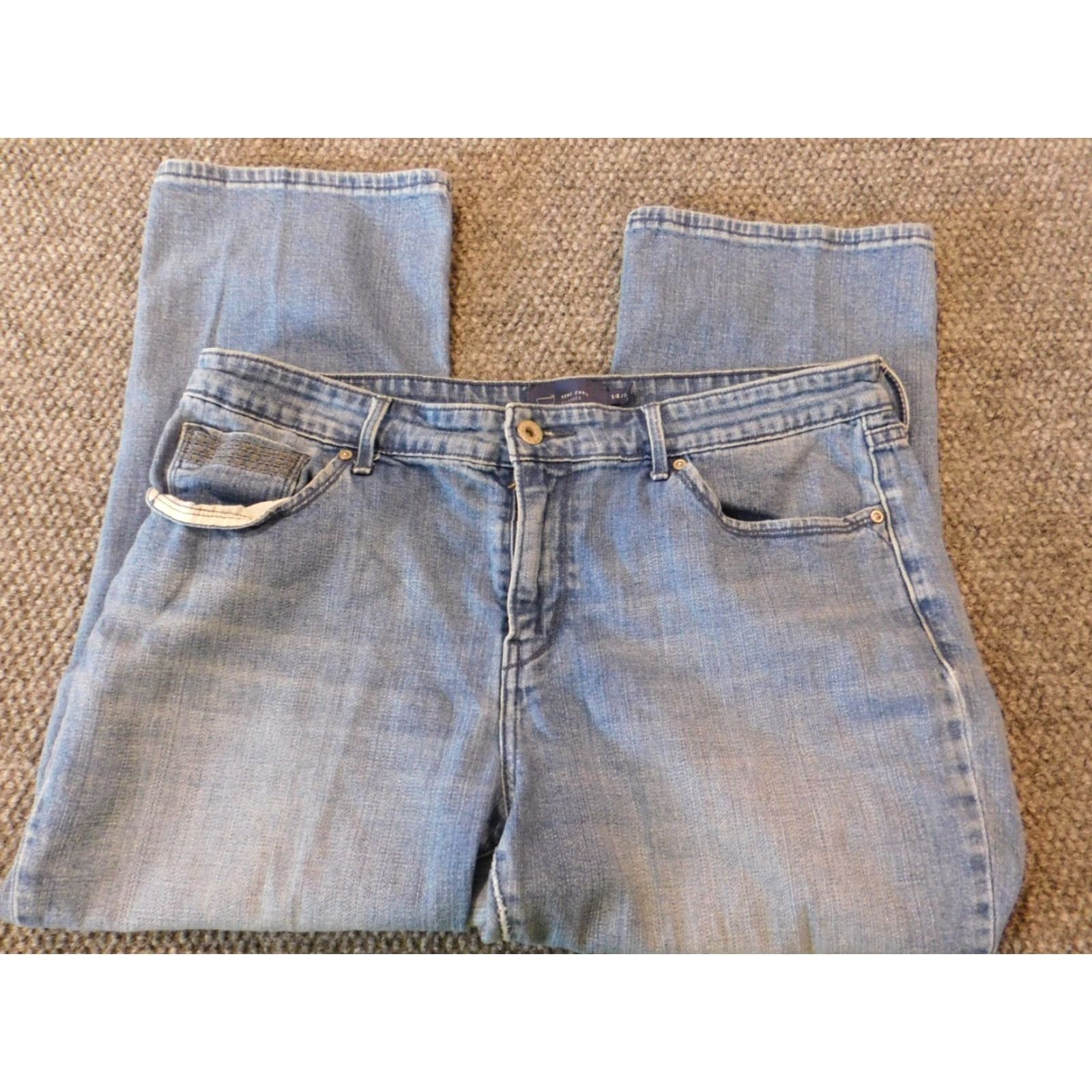 Levi's Levi's Jeans Women 14 Straight Denim 31in Waist Blue Slim Regular Pockets Zipper Stretch Classic 21in Inseam Size 36" / US 14 / IT 50 - 2 Thumbnail