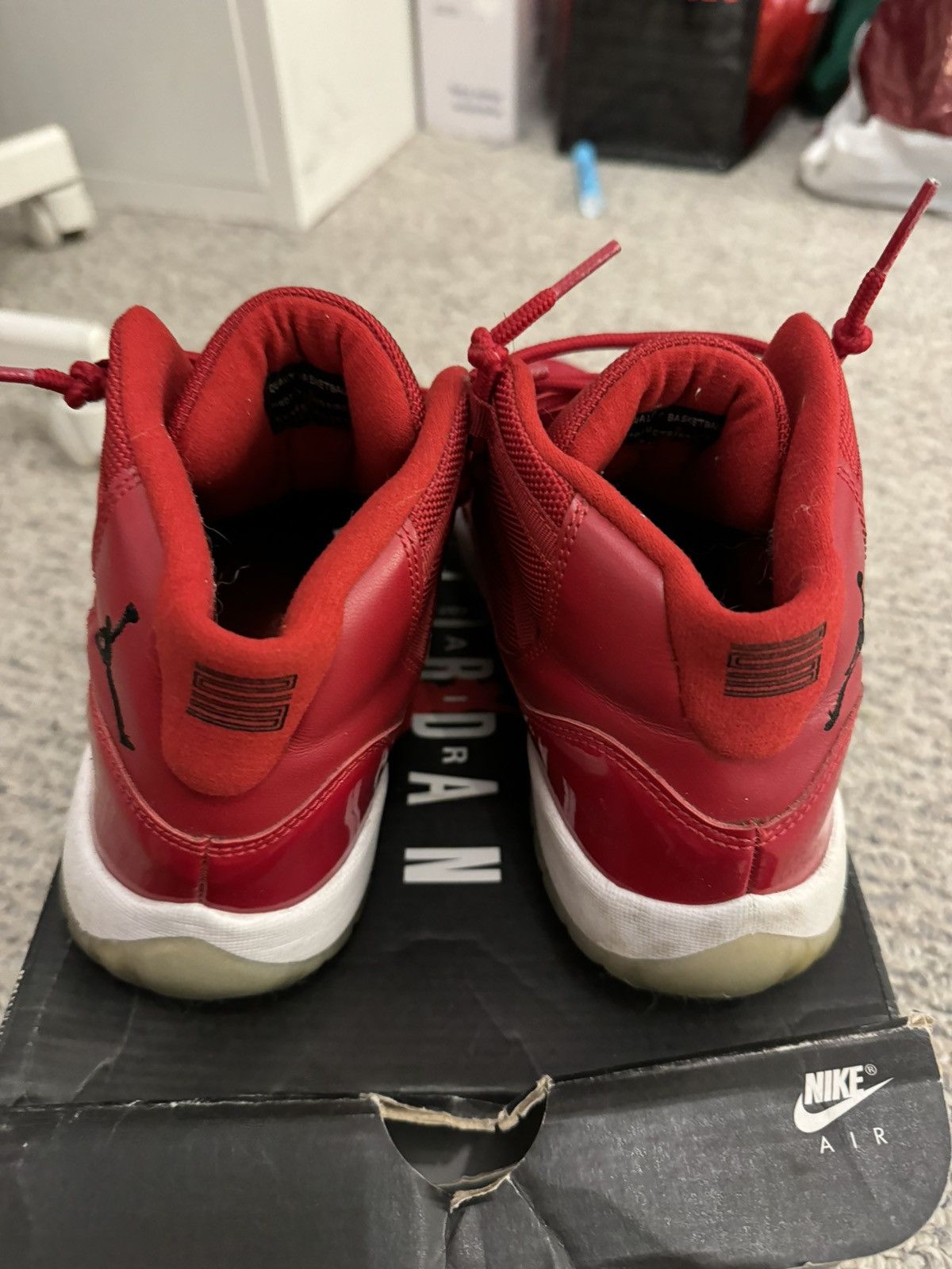 Jordan Brand Jordan 11 Retro Win Like 96 GS Size US 6 / EU 39 - 4 Thumbnail