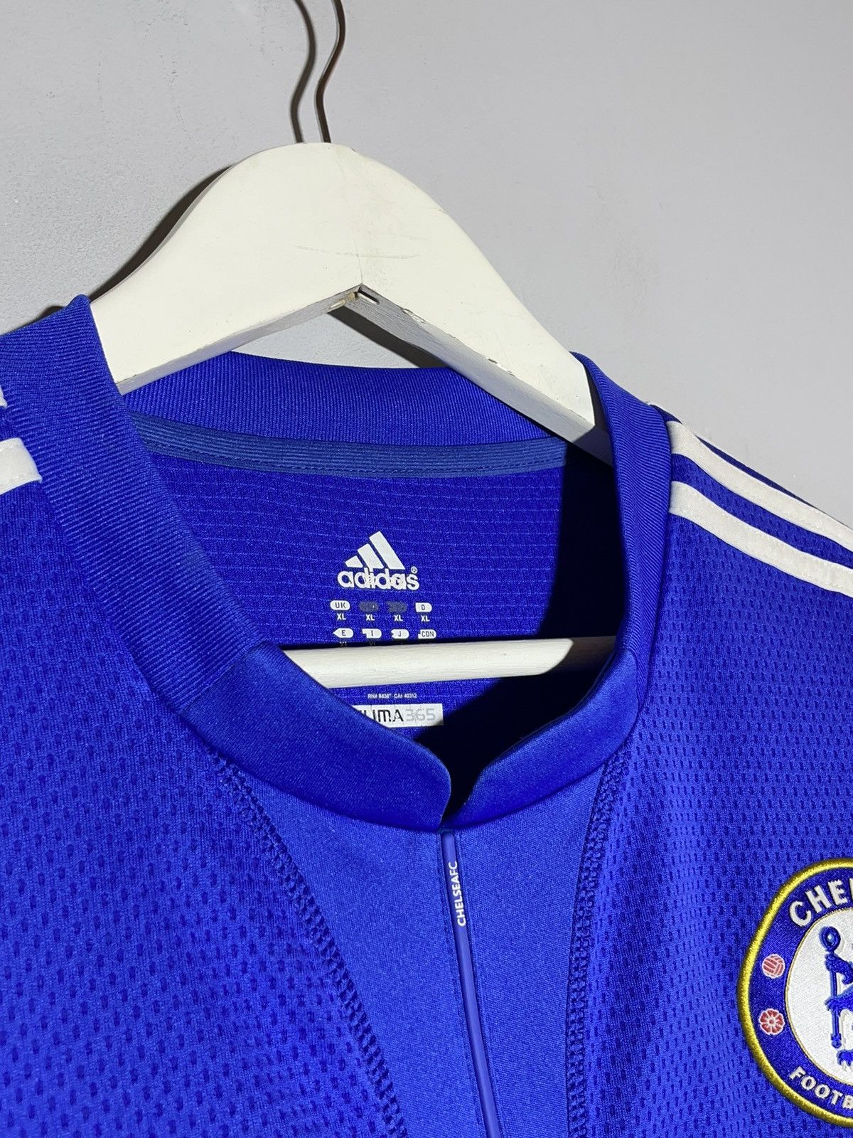 Adidas × Chelsea Soccer Chelsea FC Adidas 2009/10 Home Y2k Football Shirt Size US XL / EU 56 / 4 - 4 Thumbnail