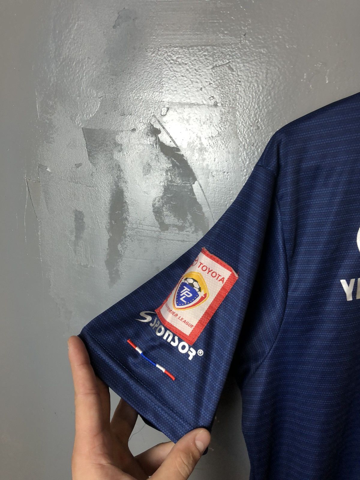 Other Men’s soccer jersey Buriram United size L Size US L / EU 52-54 / 3 - 5 Thumbnail