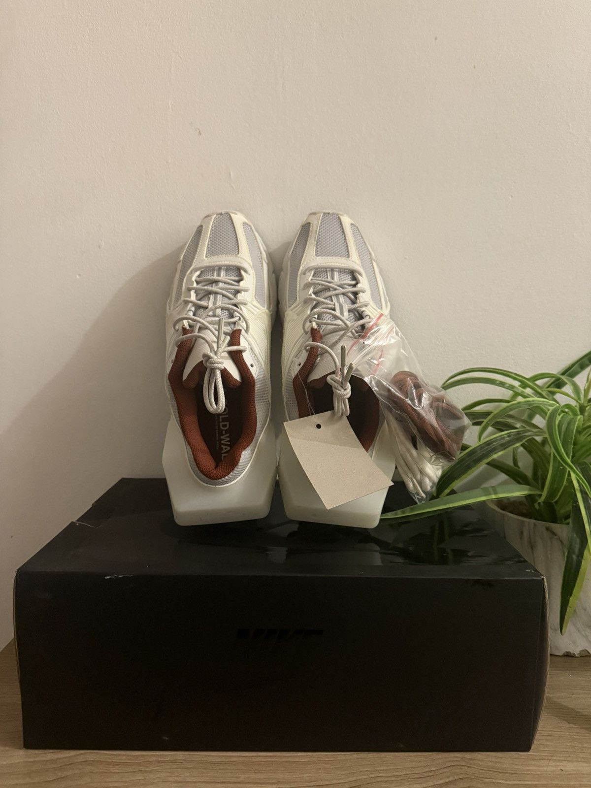 A-COLD-WALL* × Nike Nike x A Cold Wall Zoom Vomero 5 Sail Size US 9 / EU 42 - 3 Thumbnail
