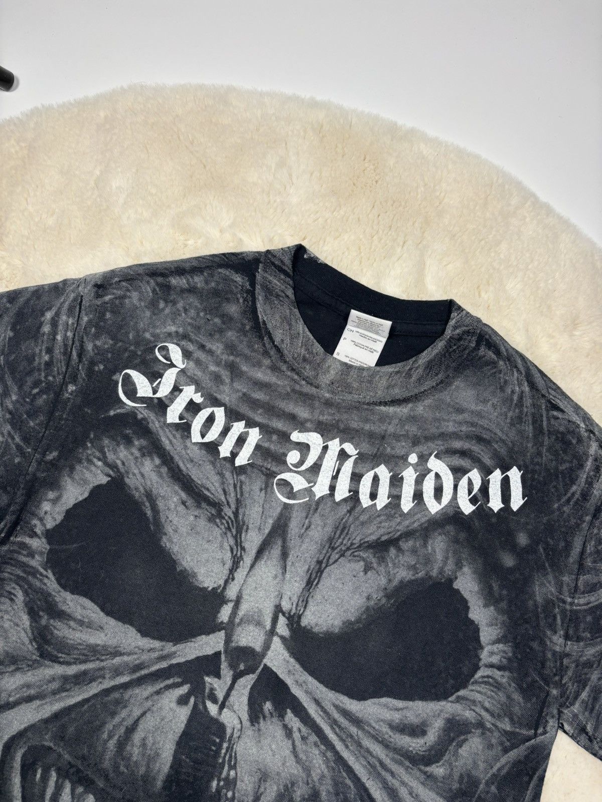 Iron Maiden × Vintage Iron Maiden Vintage 2012 Candle Finger All Over Print Tshirt Size US S / EU 44-46 / 1 - 4 Thumbnail