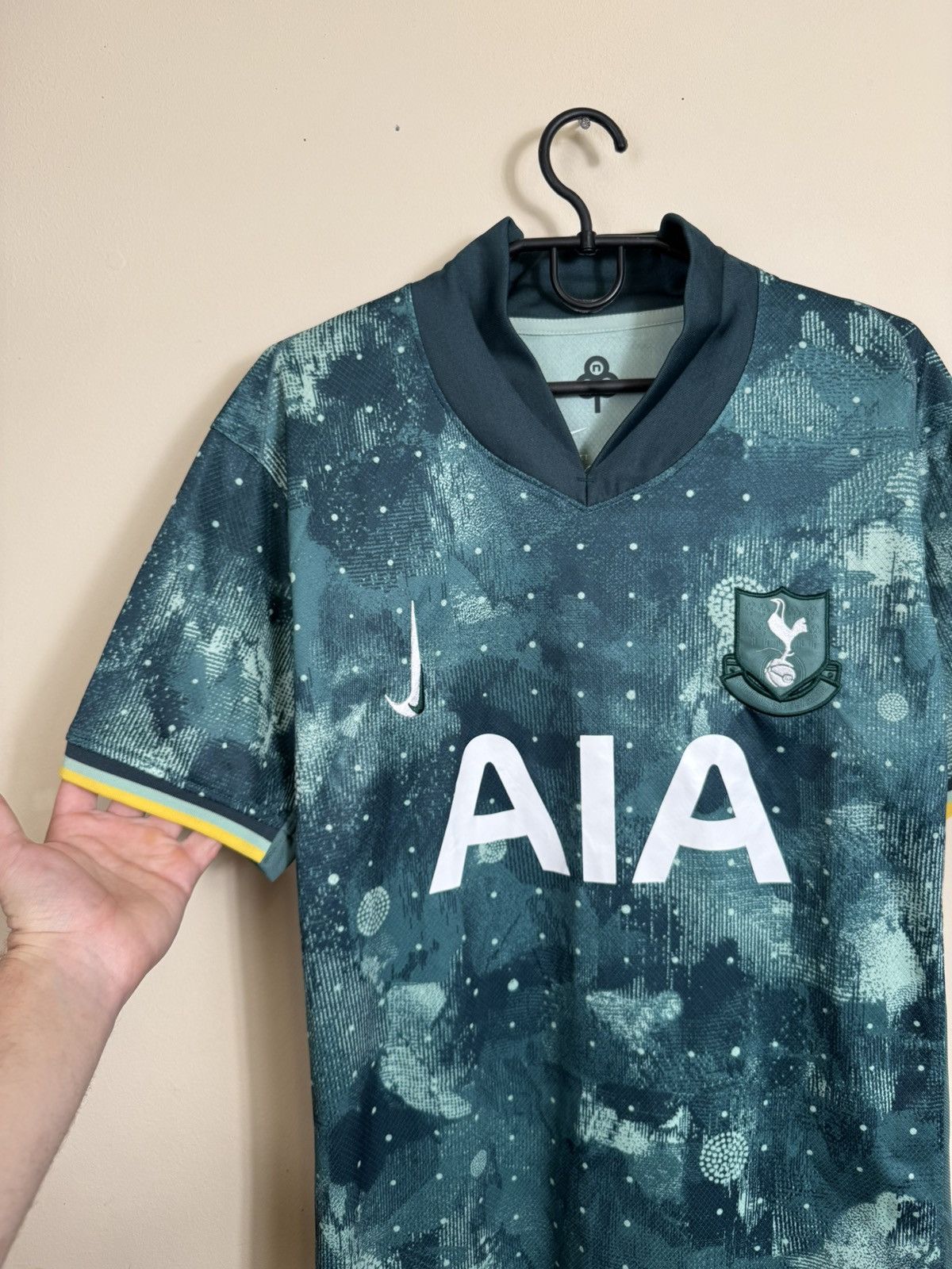 Nike Tottenham Hotspur Jersey #38 Oderbert Nike 2024-25 L Size US L / EU 52-54 / 3 - 11 Thumbnail