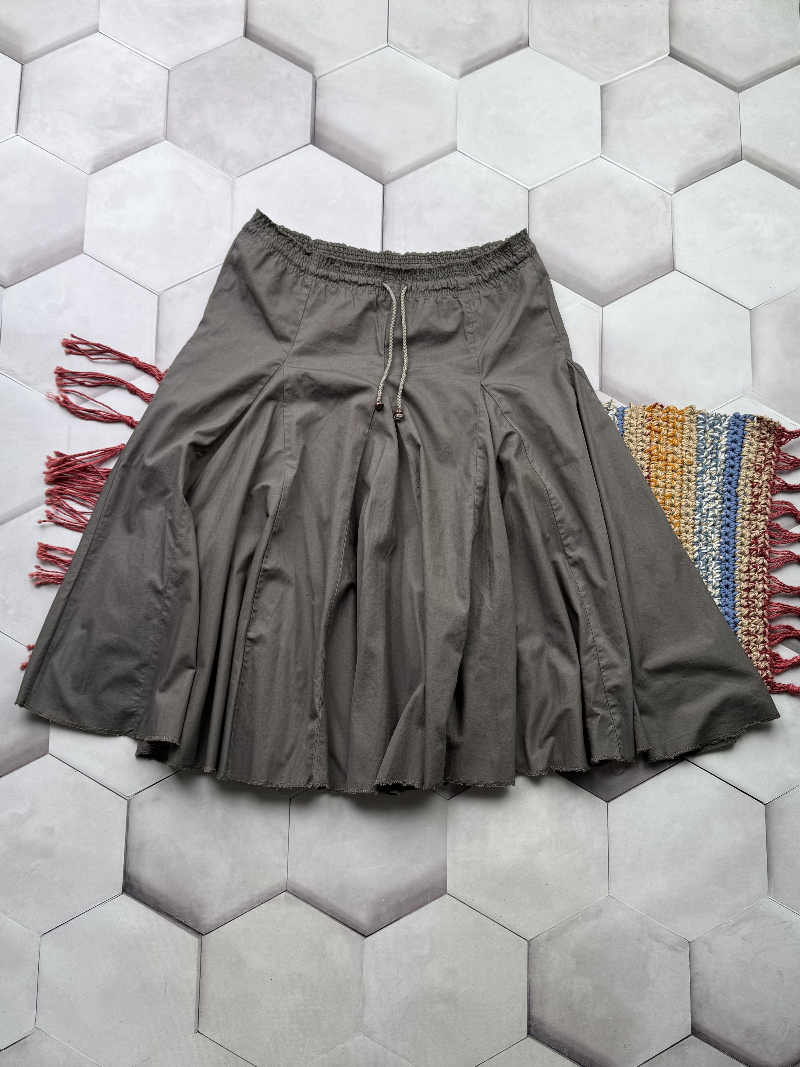 Japanese Brand Vintage Baggy Super Flare Skirt (E4) Size 32" / US 10 / IT 46 - 1 Thumbnail