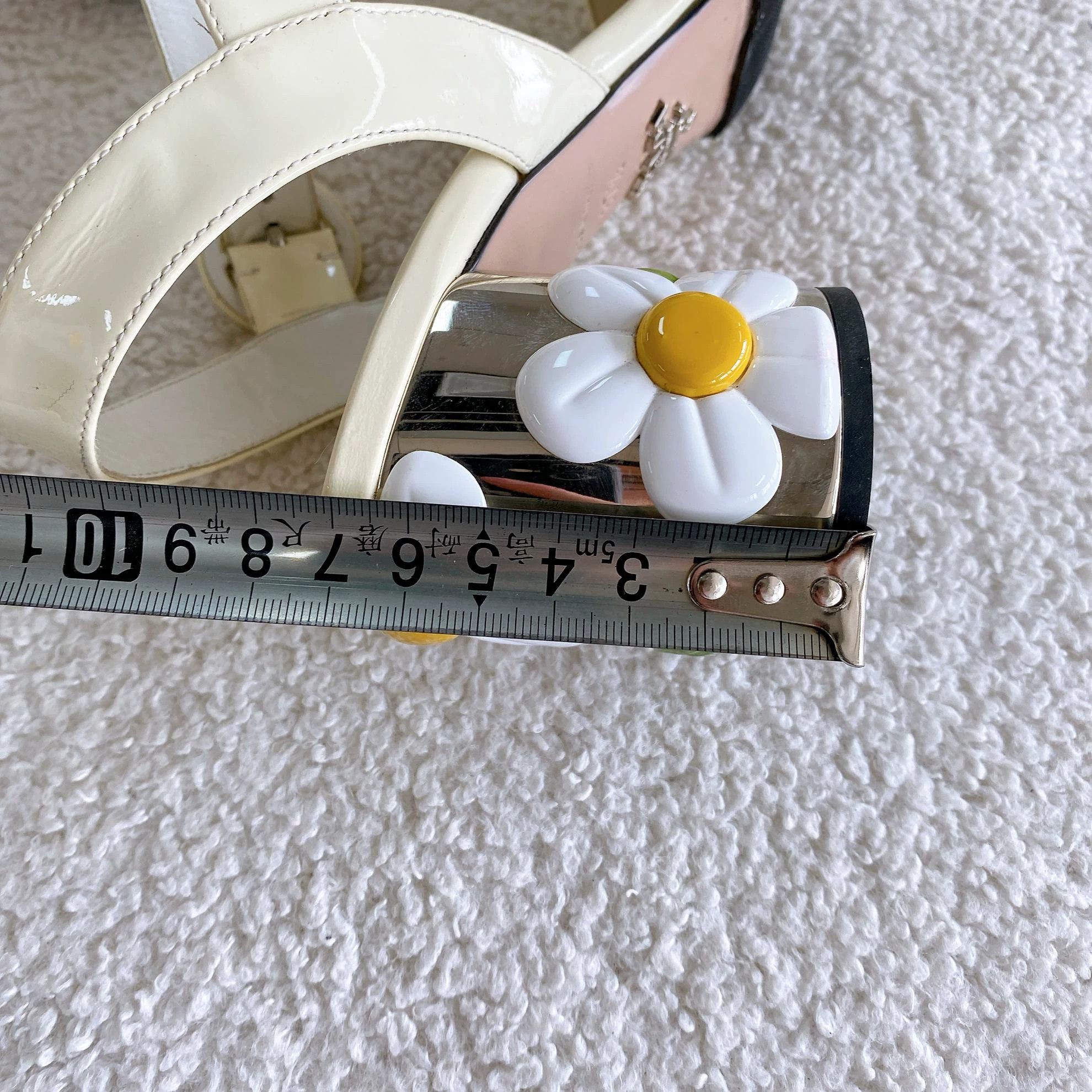 Prada Prada White Patent Leather Heeled Sandals 37.5 Size US 7 / IT 37 - 9 Thumbnail
