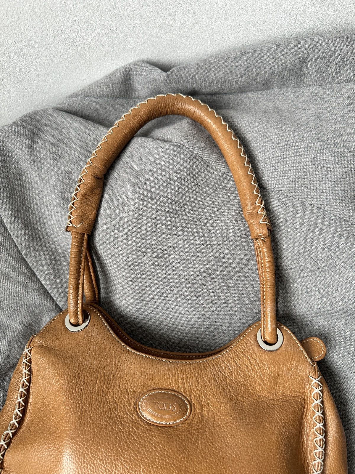 Tod's TOD’S Tan Leather Handbag Classic Designer Purse Size ONE SIZE - 3 Thumbnail