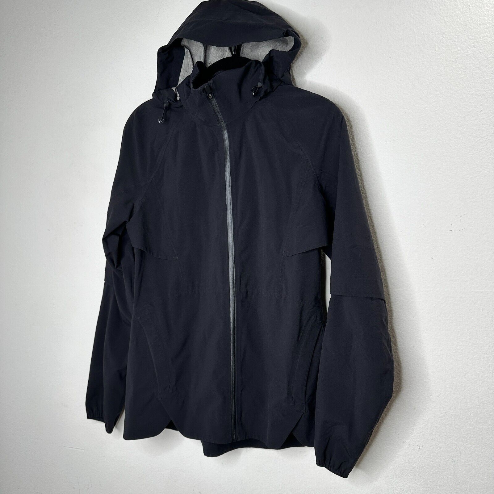 Lululemon RARE Lululemon Black 2017 Whistler Ambassador Summit Jacket Size S / US 4 / IT 40 - 2 Thumbnail