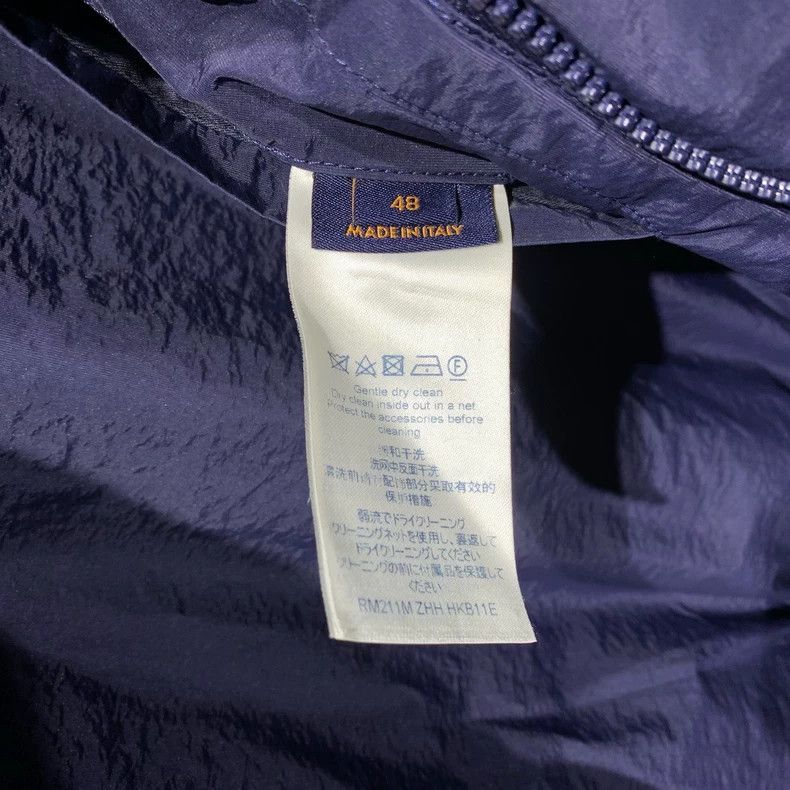 Louis Vuitton Louis Vuitton Dark blue cotton jacket with embossed logo ja Size US M / EU 48-50 / 2 - 7 Thumbnail