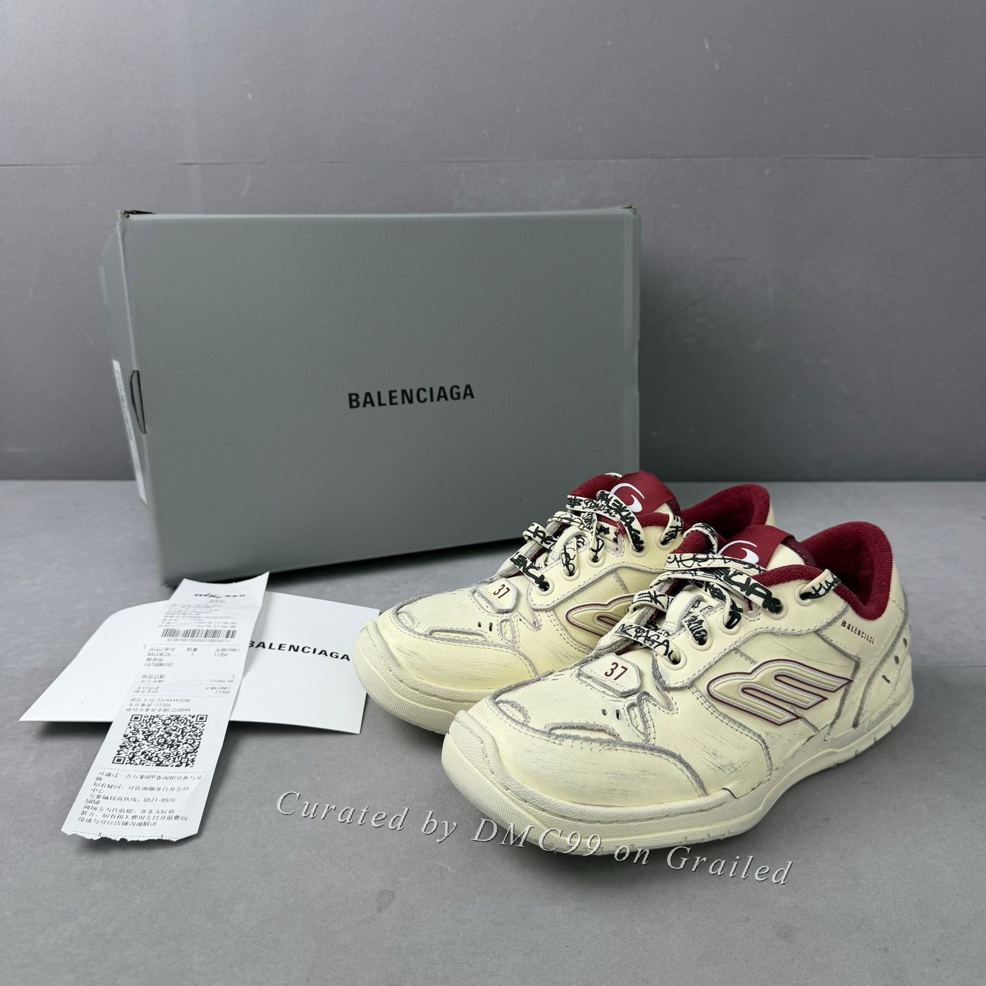 Balenciaga Balenciaga Hamptons Worn-Out Sneakers Size US 6 / IT 36 - 1 Thumbnail