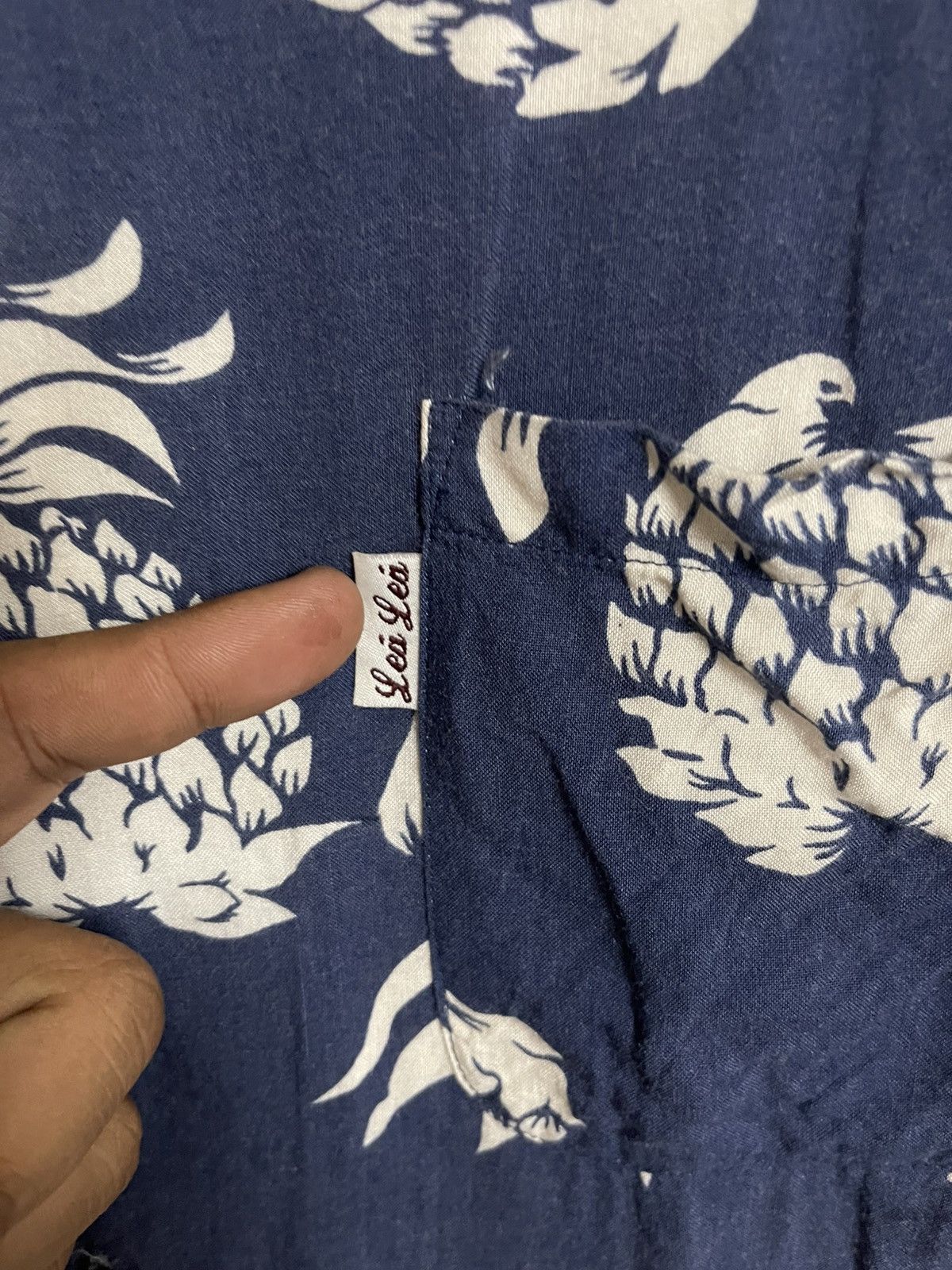 Vintage Vintage Hawaiian Shirt Indigo Blue Rayon L Rockabilly Size US L / EU 52-54 / 3 - 4 Thumbnail