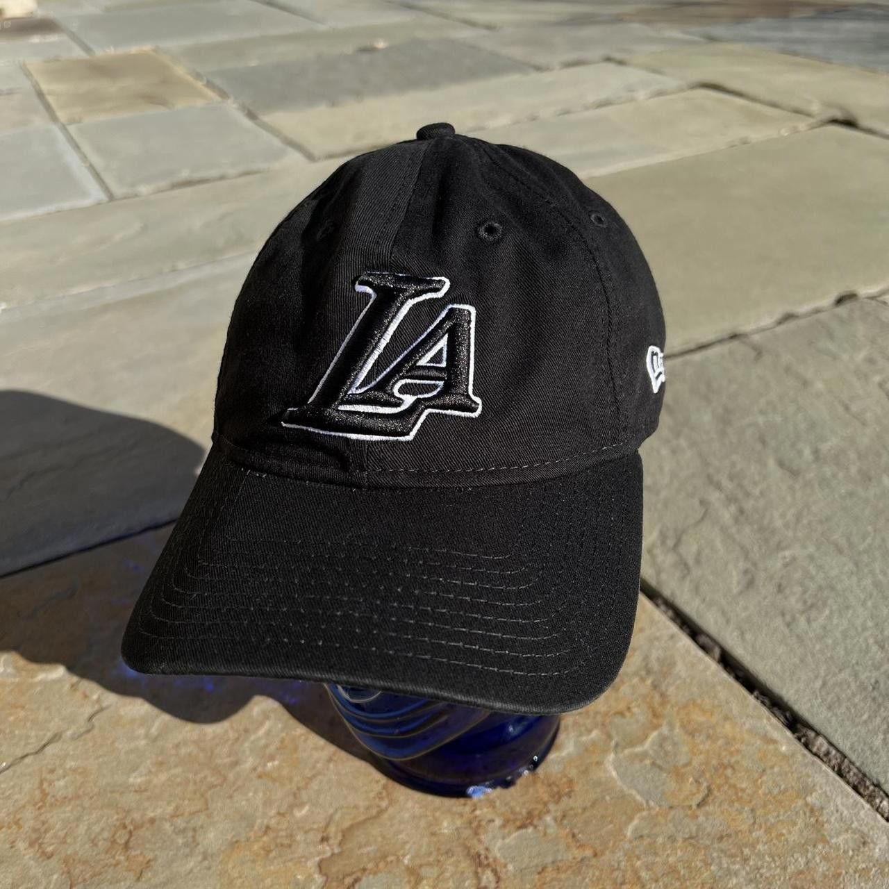 New Era Blacked Out LA Lakers New Era Strapback Hat Size ONE SIZE - 2 Thumbnail