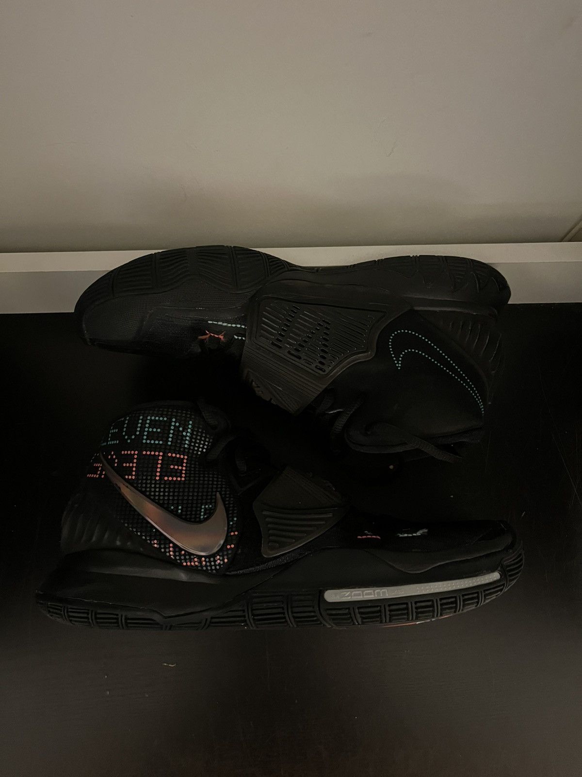 Nike Nike Kyrie 6 Shot Clock Men’s 9 BQ4630-006 Size US 9 / EU 42 - 3 Thumbnail