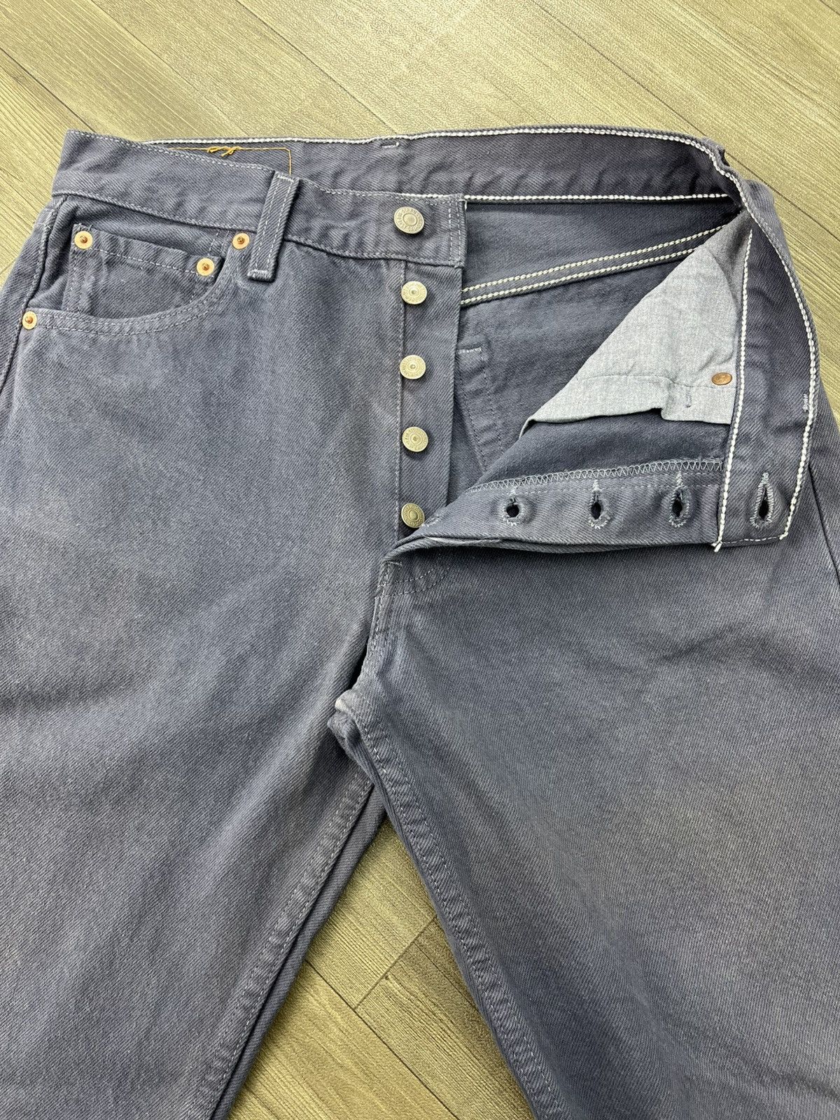Levi's Vintage Clothing 🇺🇸1990s Vintage Levis 501 30x34 Straight Fit Grey Jeans Size US 30 / EU 46 - 8 Thumbnail