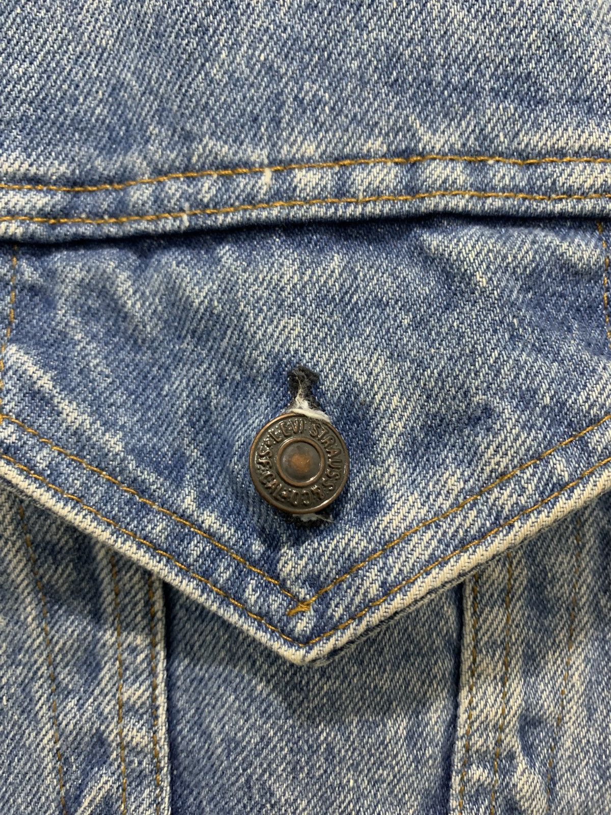 Levi's Levi's denim jacket distressed Size US M / EU 48-50 / 2 - 4 Thumbnail