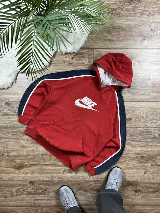 Red nike vintage discount hoodie