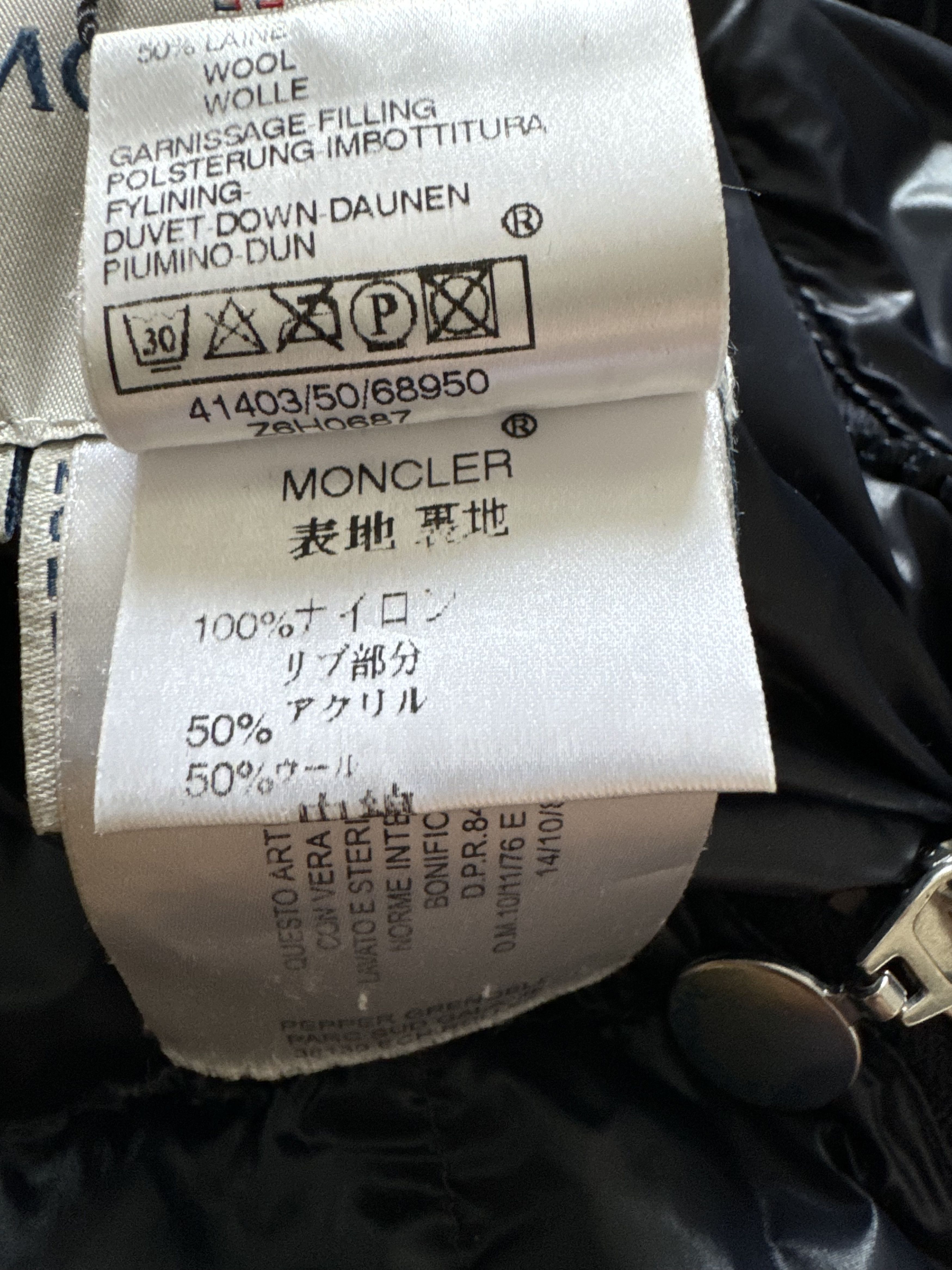 Moncler !Extremely rare vintage Moncler puffer jacket Size US L / EU 52-54 / 3 - 17 Thumbnail