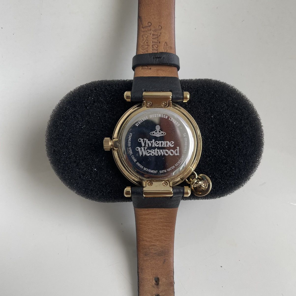 Vivienne Westwood Vivienne Westwood ORB with Gold Tone Round Case Watches Size ONE SIZE - 6 Thumbnail