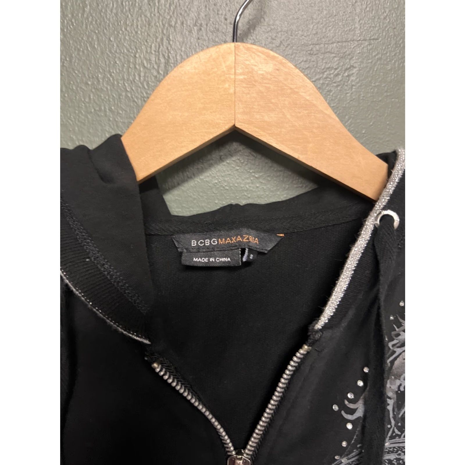 Bcbgmaxazria VINTAGE BCBG WOMENS BLACK GRAPHIC ZIP UP SWEATER S SMALL HOODIE Y2K BLING Size S / US 4 / IT 40 - 2 Thumbnail