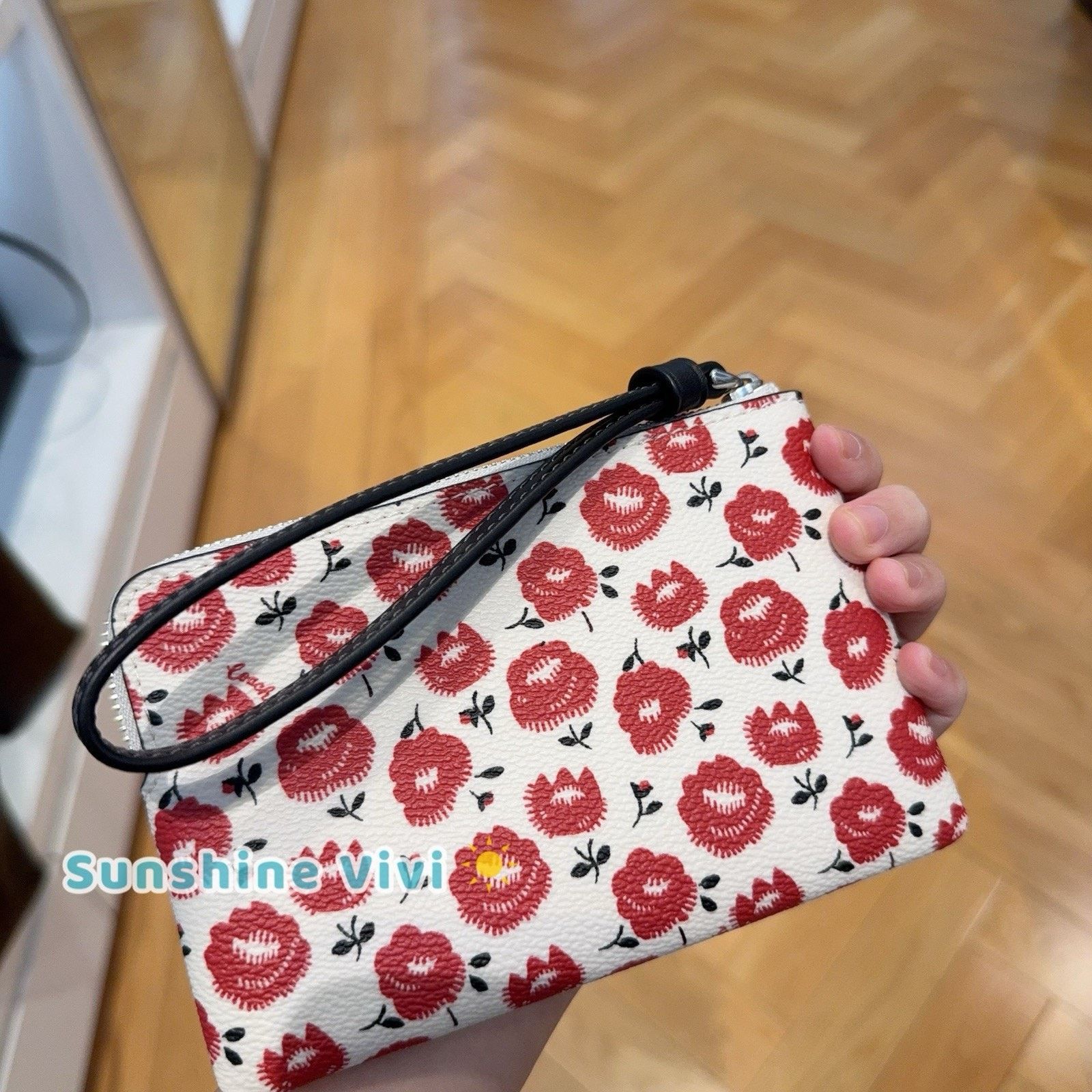 Coach NWT Coach Outlet Corner zip wristlet floral CBP21 Size ONE SIZE - 2 Thumbnail