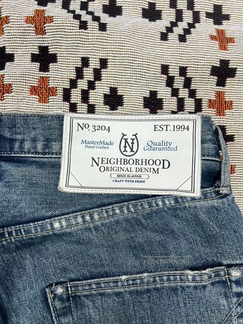 Neighborhood Neighborhood size L Colorful Thread King Size US 27 - 7 Thumbnail