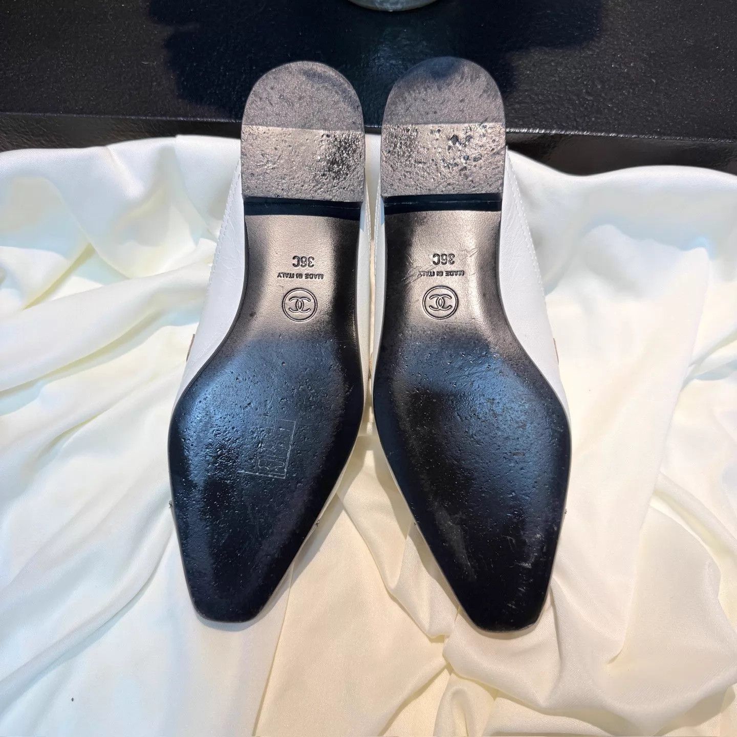 Chanel CHANEL Black & White Panda Charm Mule 36 Size US 5.5 / IT 35.5 - 6 Thumbnail
