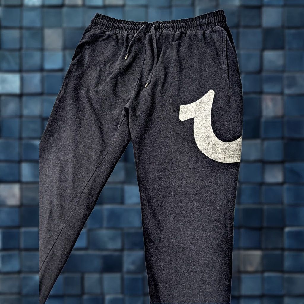True Religion True Religion Pants Men L Gray Logo Jogger Inseam 29 Lightweight Fleece Pockets Elastic Waist Regular Fit Casual Activewear Loungewear Size US 33 - 1 Thumbnail