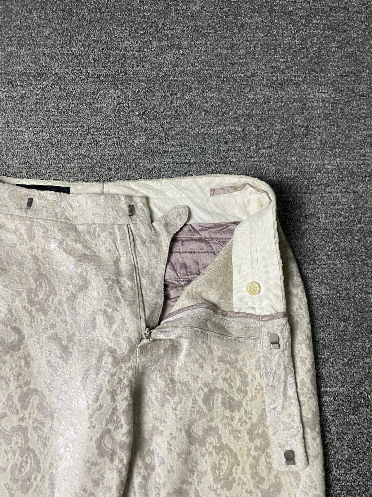 Designer × Gucci Vintage GUCCI Embossed Wide Leg Pants (61) Size 27" / US 4 / IT 40 - 13 Thumbnail