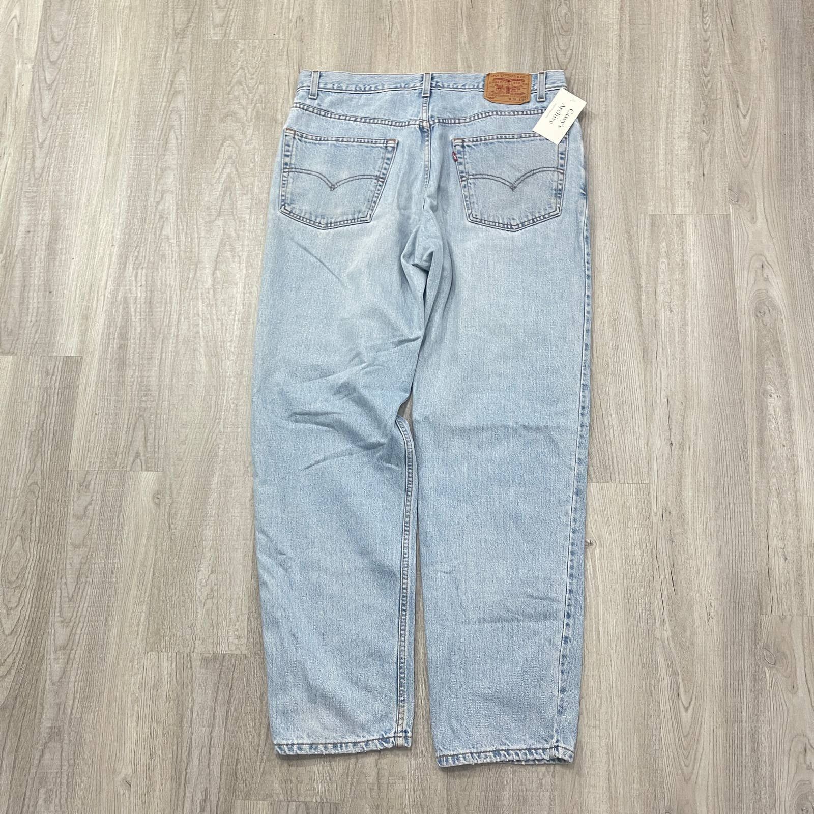 Vintage VINTAGE 1999 Levi's 550 Relaxed Fit Light Wash Jeans 38x34 Size US 38 / EU 54 - 5 Thumbnail