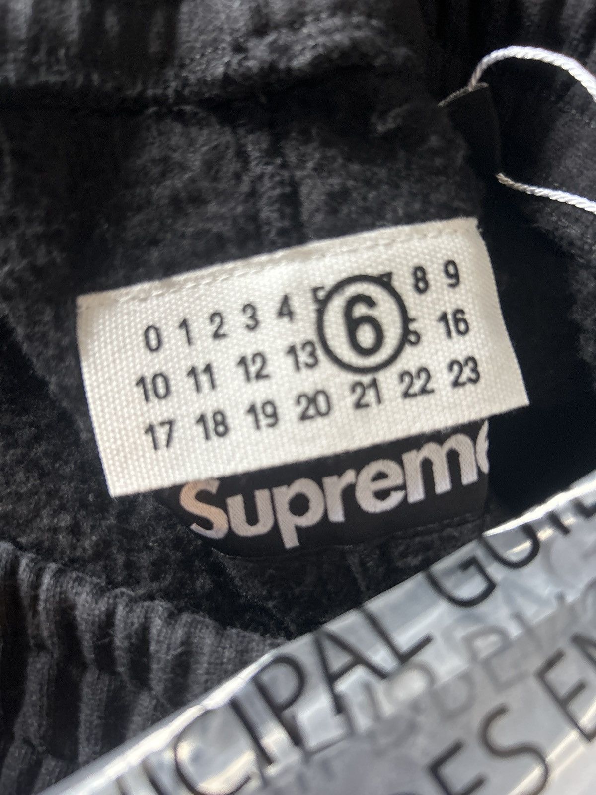 Maison Margiela × Supreme Supreme x mm6 eagle joggers Size US 38 / EU 54 - 4 Thumbnail