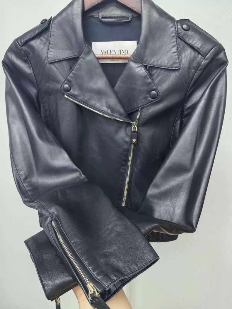 Valentino Valentino Black sheepskin diagonal zippered biker jacket j Size S / US 4 / IT 40 - 4 Thumbnail