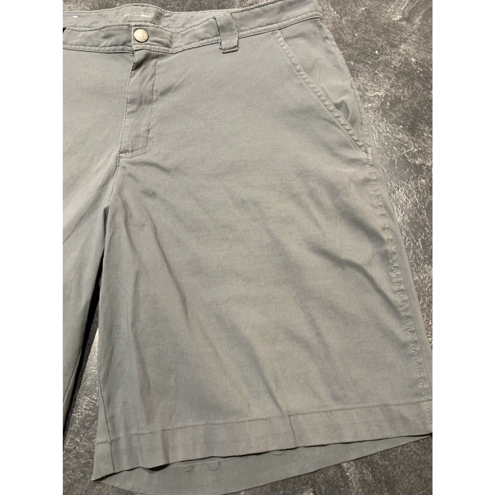 Vintage Columbia Men's Cargo Shorts 38 Inch Waist Gray Casual Outdoor Hiking Cotton Regular Fit Size US 38 / EU 54 - 3 Thumbnail