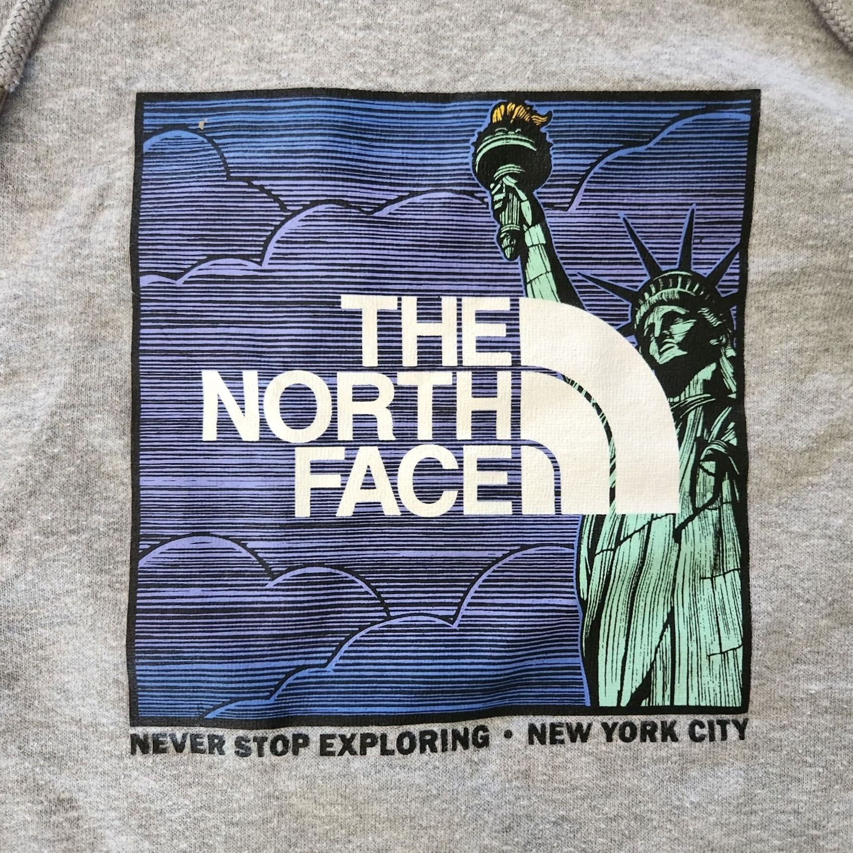 The North Face VINTAGE The North Face Hoodie NYC New York City Statue Of Liberty Gray Mens XS Small Logo Pullover Hooded City Size US XS / EU 42 / 0 - 3 Thumbnail