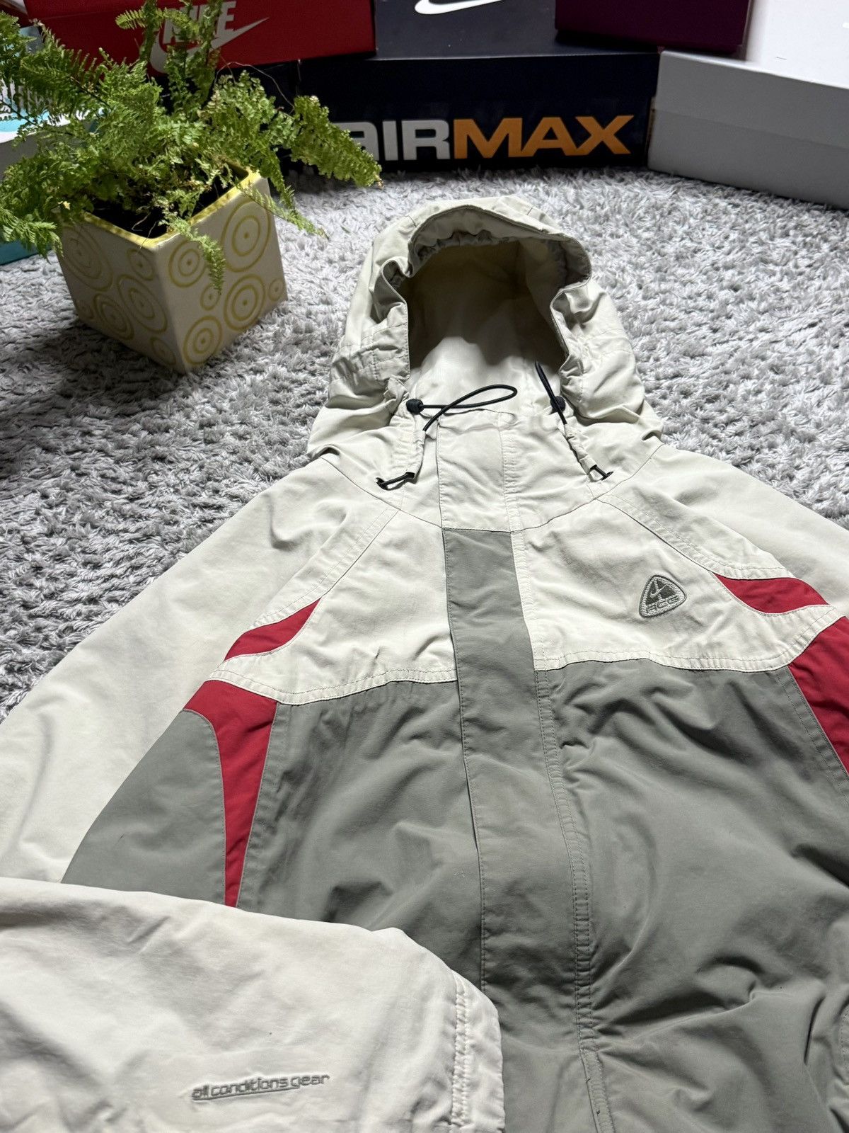 Nike ACG 00s Nike ACG Jacket Outdoor Rare Vintage Logo Drill Size US L / EU 52-54 / 3 - 5 Thumbnail