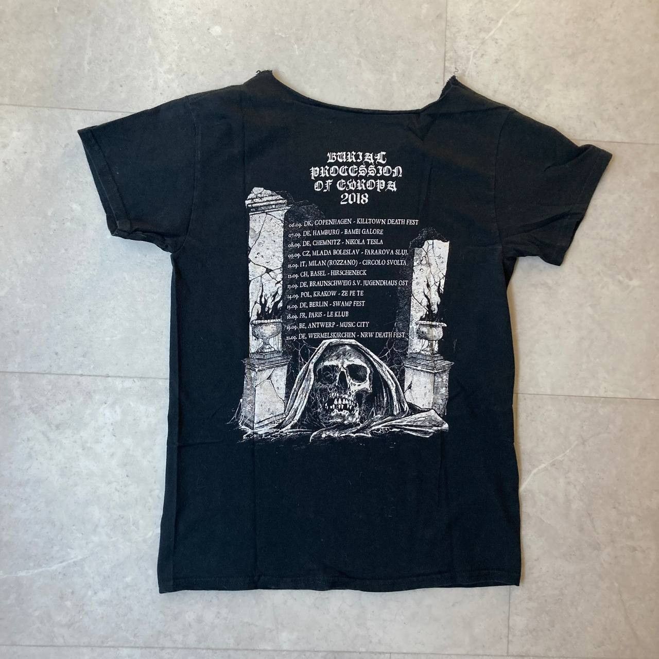 Band Tees Cemetery Urn Death Metal Rock Band Tour Tee Size US S / EU 44-46 / 1 - 4 Thumbnail