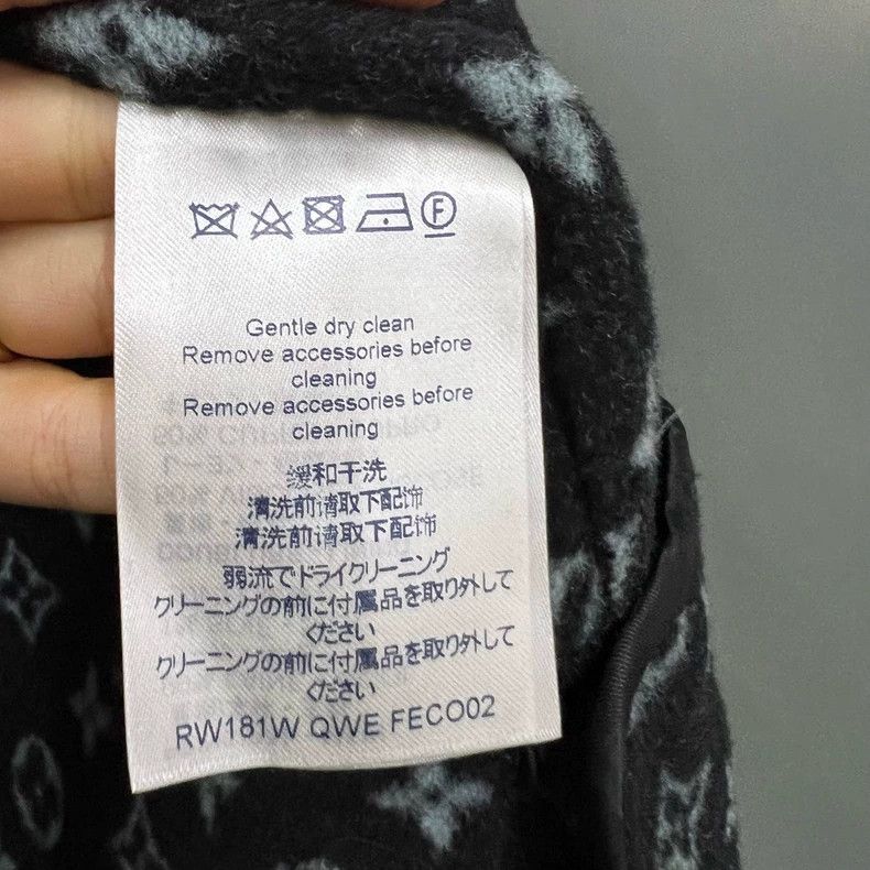 Louis Vuitton Louis Vuitton presbyopia printed all over the inside coat 2 Size US XS / EU 42 / 0 - 3 Thumbnail