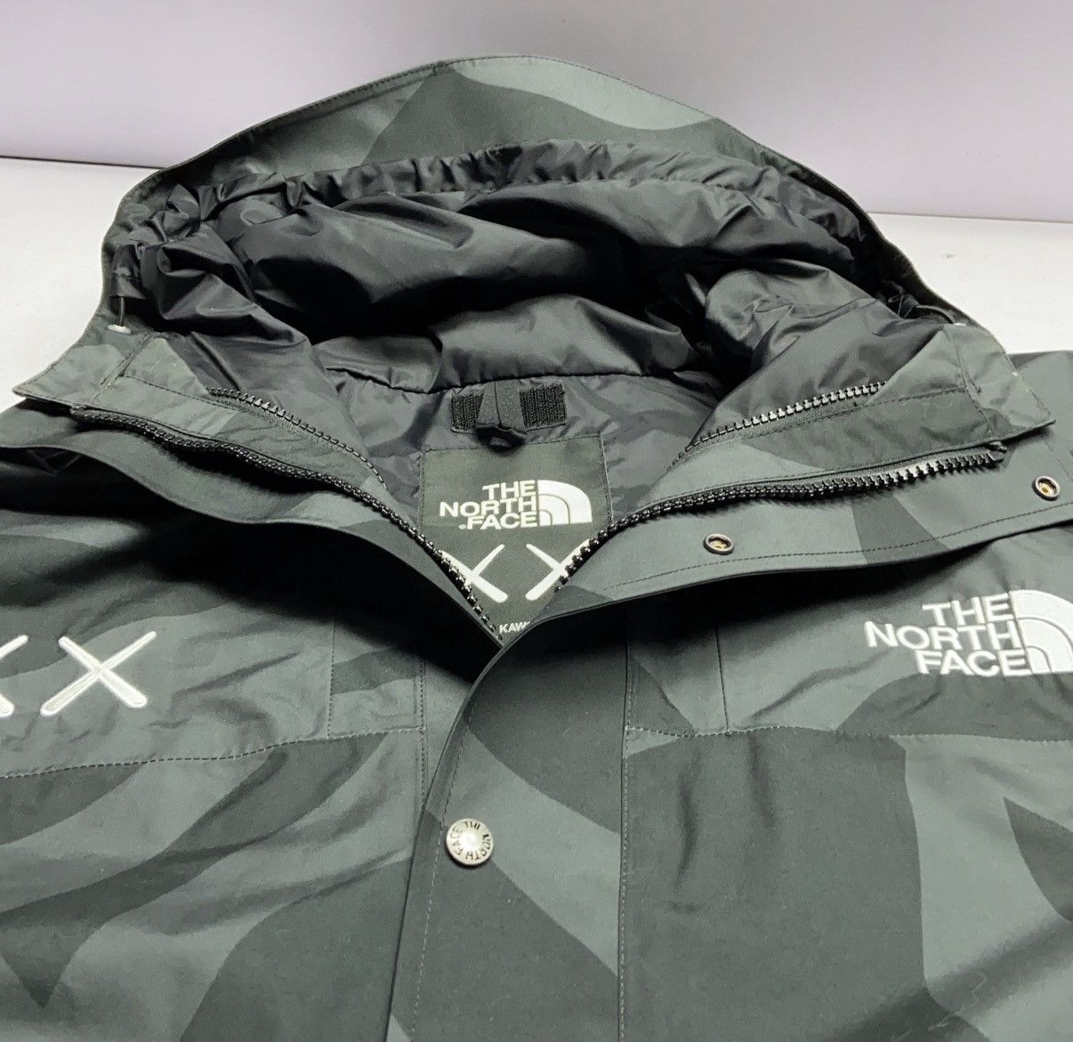 Kaws × The North Face The North Face x KAWS Retro 1986 Mountain Jacket Size US L / EU 52-54 / 3 - 9 Thumbnail