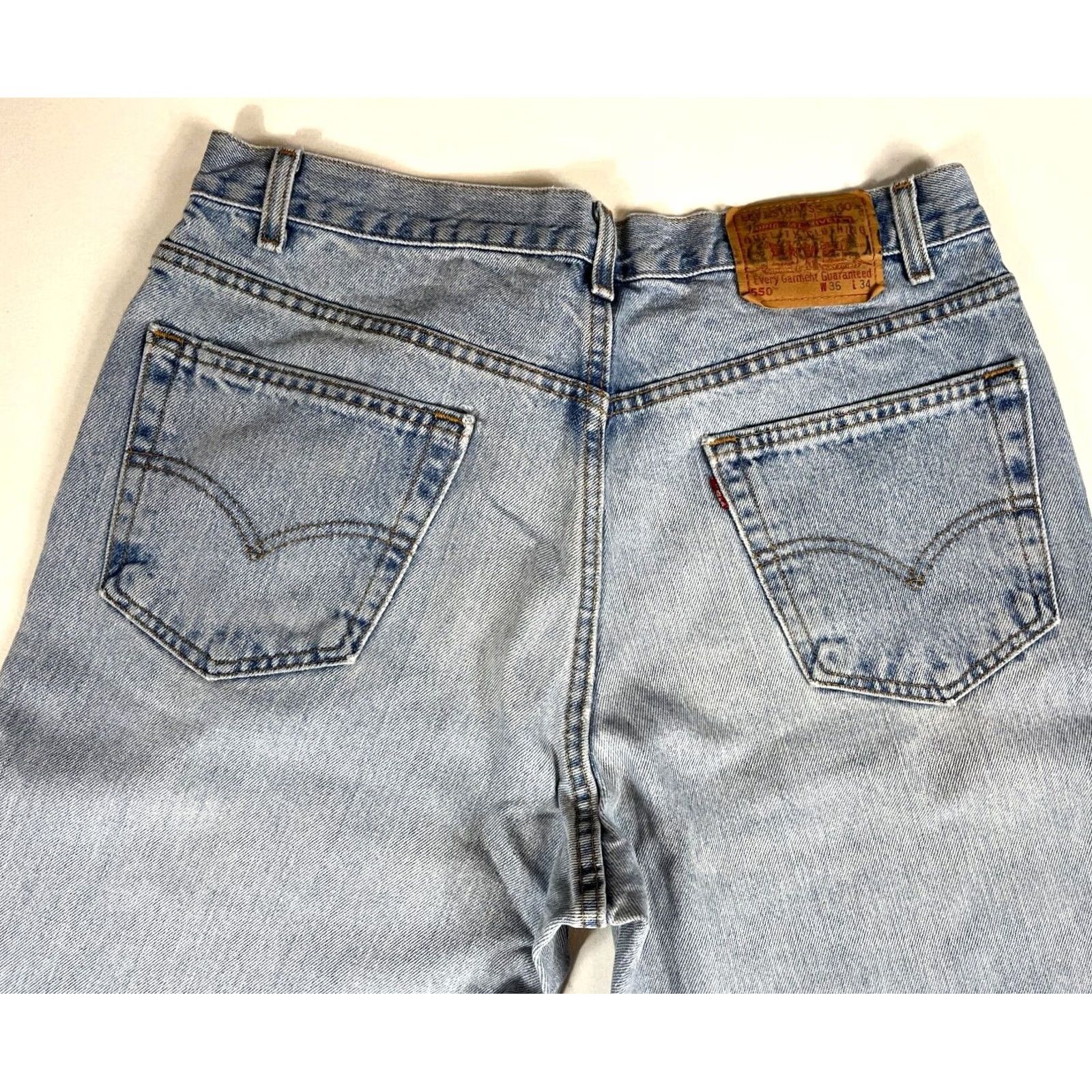 Levi's VINTAGE Levi's 550 Jeans Relaxed Fit Men’s Jeans Blue 34x33 5-Pocket Denim Made in USA Men’s Vintage Relaxed Fit Jeans Size US 34 / EU 50 - 5 Thumbnail