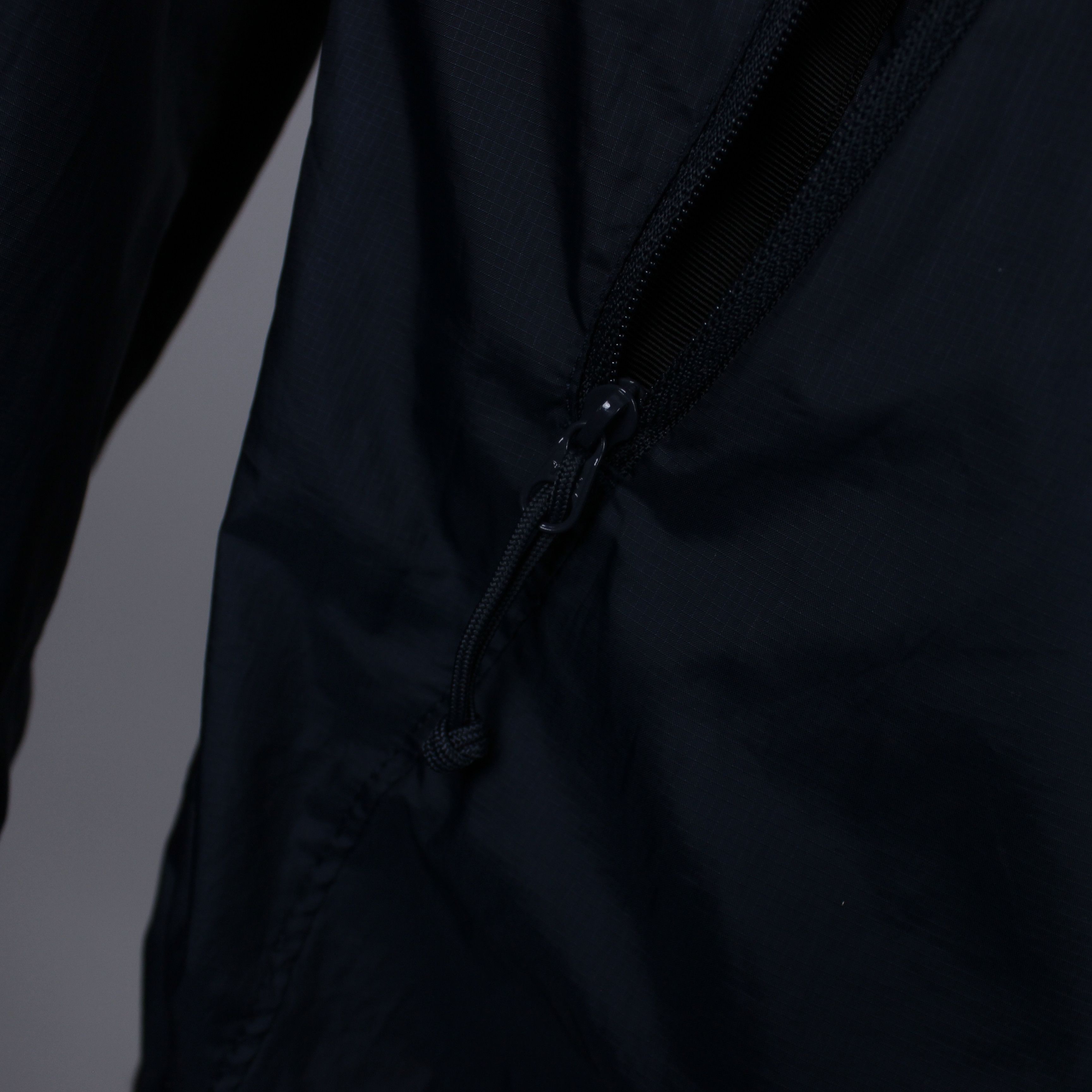 The North Face TNF The North Face light jacket big logo centr L Size US L / EU 52-54 / 3 - 10 Thumbnail