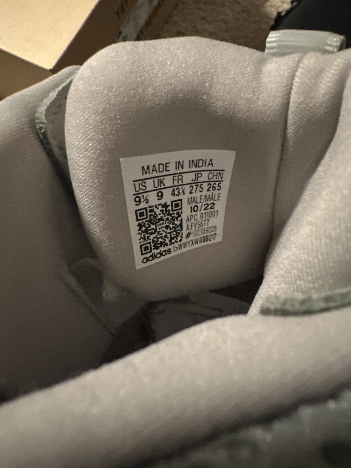 Adidas Yeezy dsrt boot “salt” Size US 9.5 / EU 42-43 - 9 Thumbnail