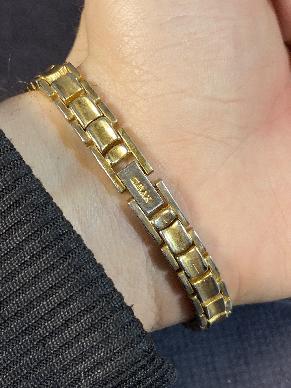 Jewelry × Vintage Elegant OMAX Watch with Crystals and Gold Case Size ONE SIZE - 4 Thumbnail