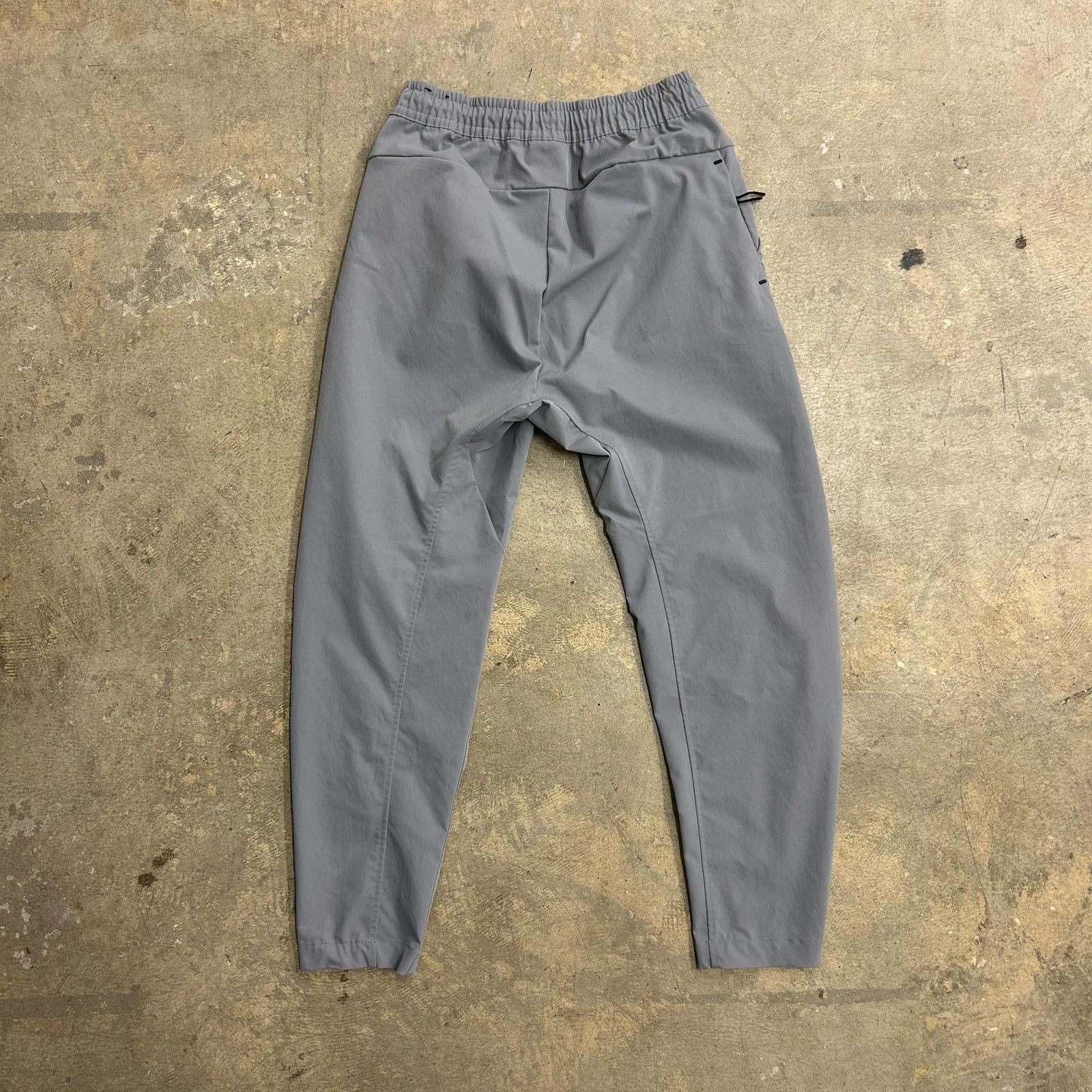 Nike Nike Tech Sweatpants Size US 30 / EU 46 - 2 Thumbnail